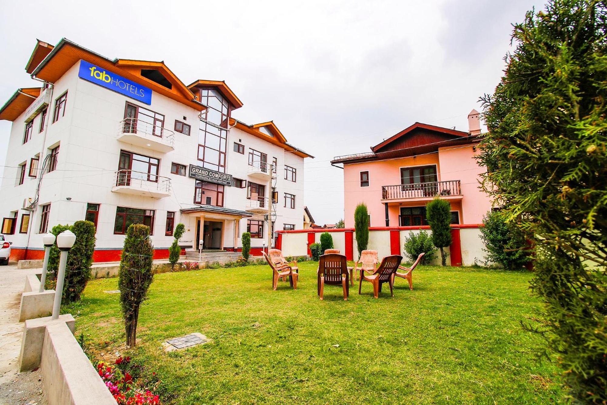 Fabhotel Grand Comforts Haidarpur Bagian luar foto