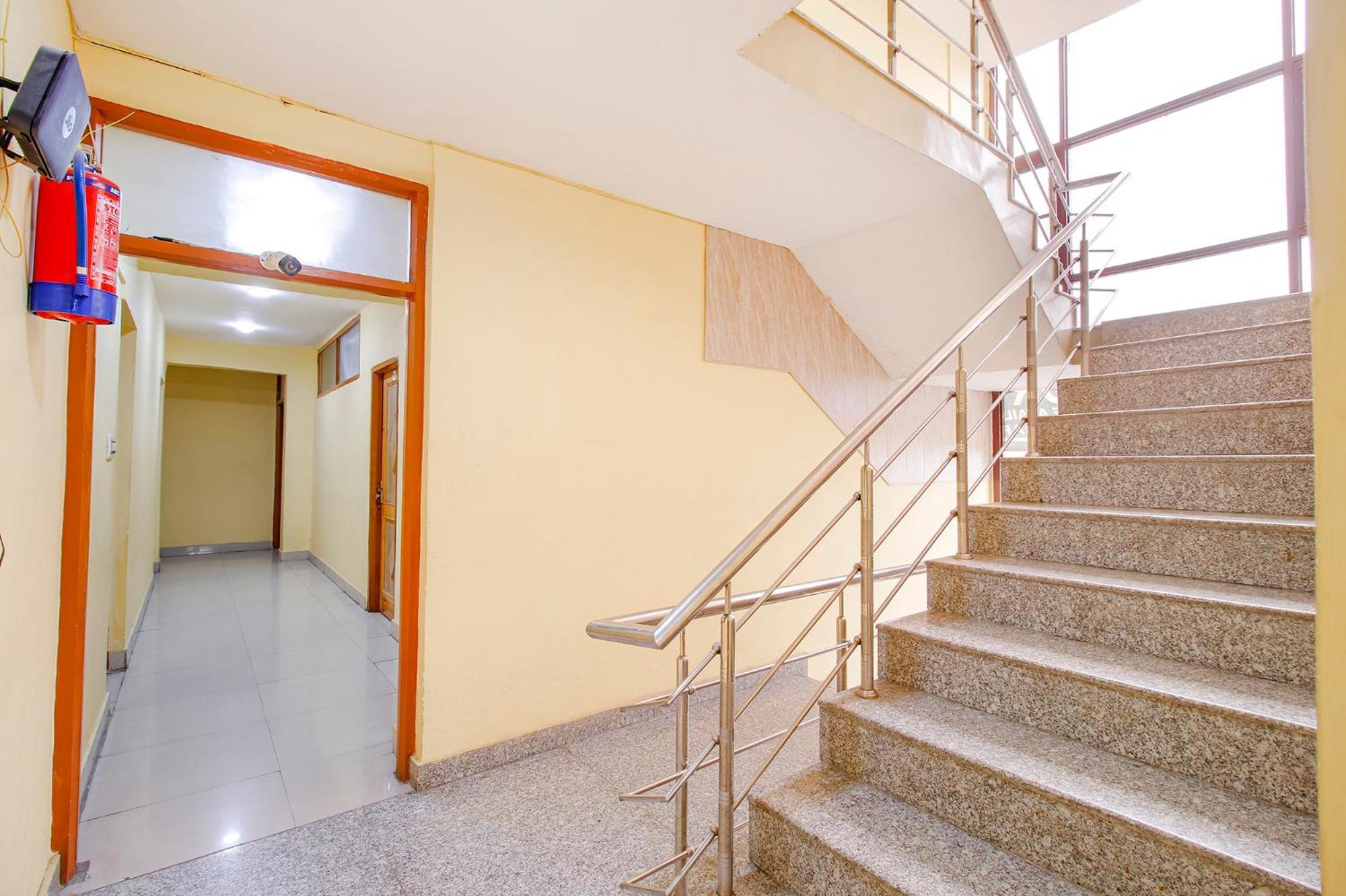 Fabhotel Grand Comforts Haidarpur Bagian luar foto