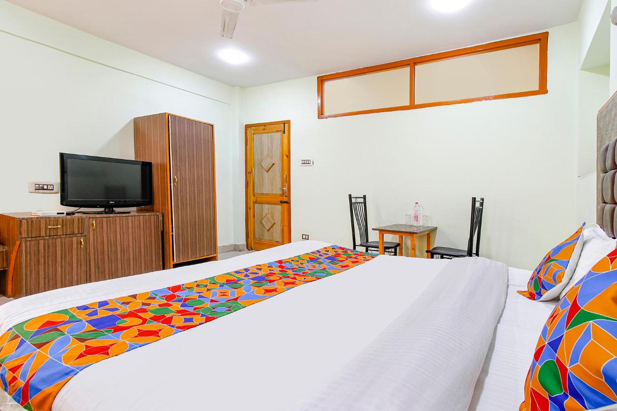 Fabhotel Grand Comforts Haidarpur Bagian luar foto