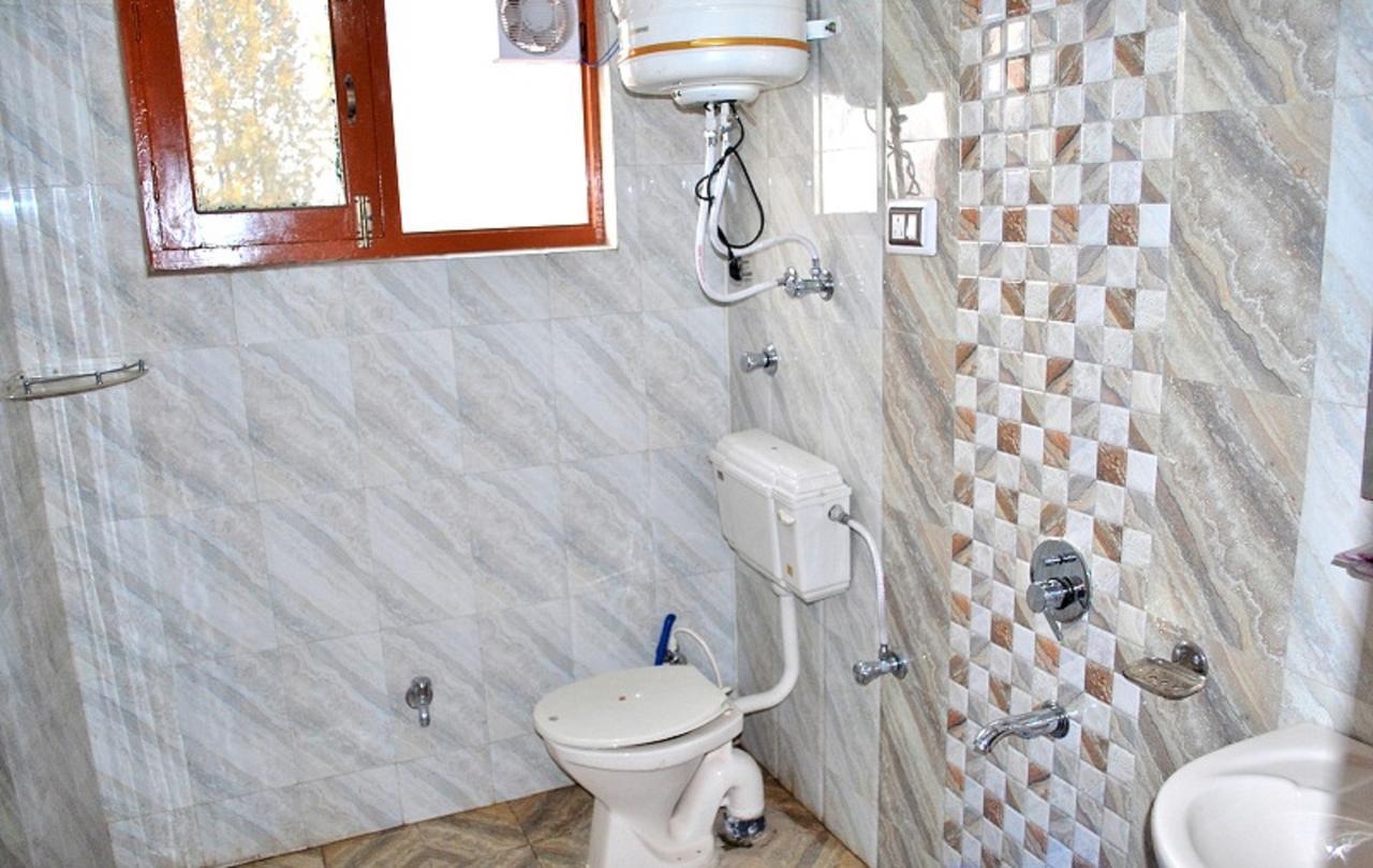 Fabhotel Grand Comforts Haidarpur Bagian luar foto