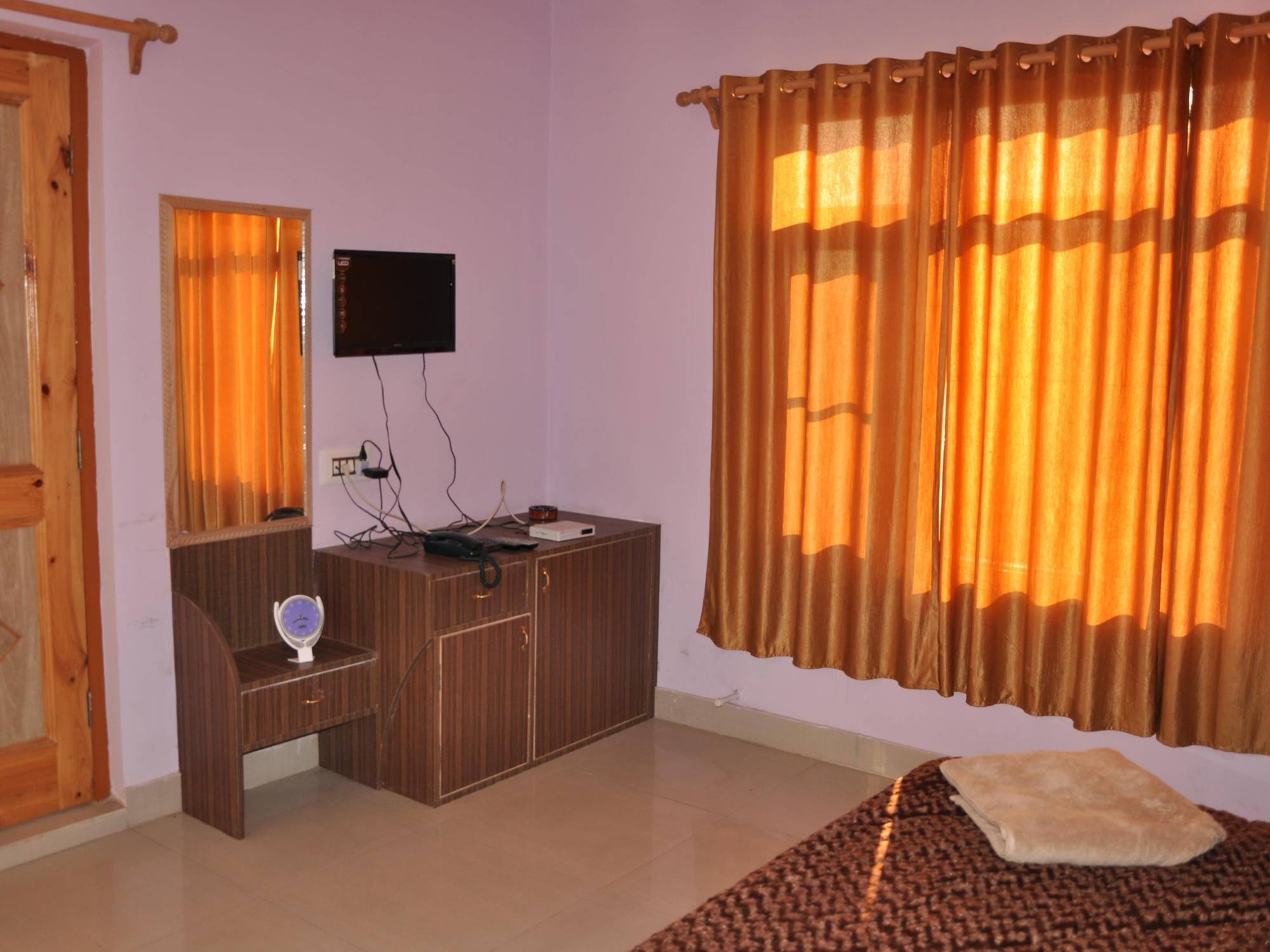 Fabhotel Grand Comforts Haidarpur Bagian luar foto